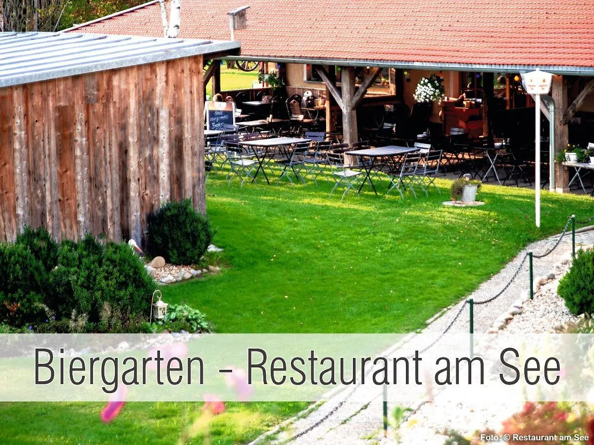Semesterbostad Huette40: Ganze Huette Nah Am See Mit Privatem Whirlpool, Sauna. Umzaeunt. Waldkirchen Tyskland