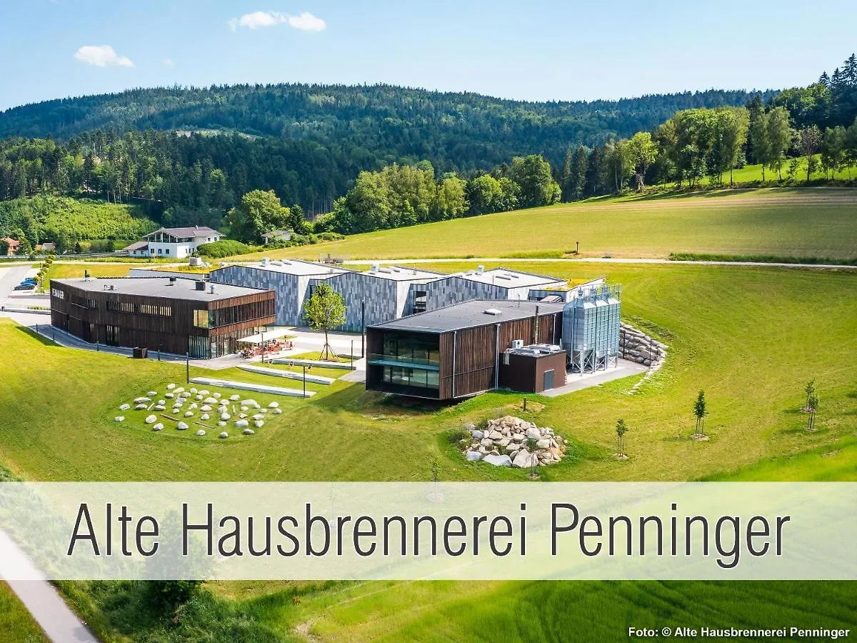 Huette40: Ganze Huette Nah Am See Mit Privatem Whirlpool, Sauna. Umzaeunt. Waldkirchen 0*,