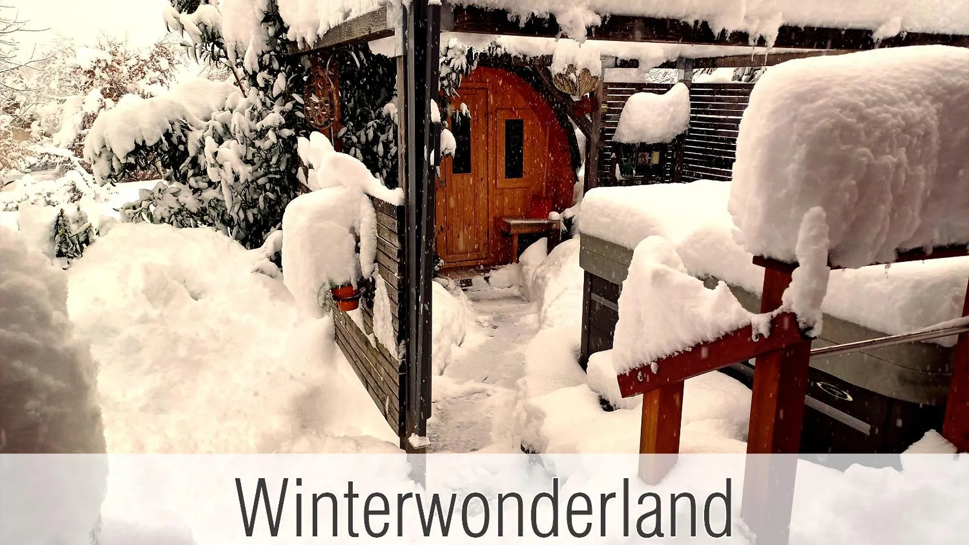 Huette40: Ganze Huette Nah Am See Mit Privatem Whirlpool, Sauna. Umzaeunt. Waldkirchen Germany